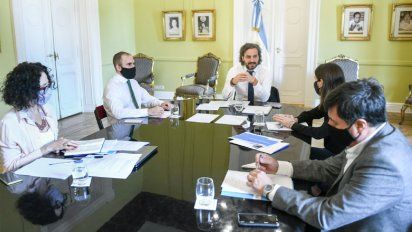 El Gobierno inicia conversaciones con los gremios en busca de acuerdos
