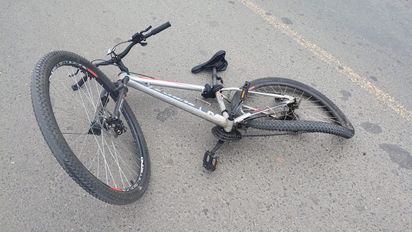 Un ciclista resultó con traumatismo de cráneo tras un choque
