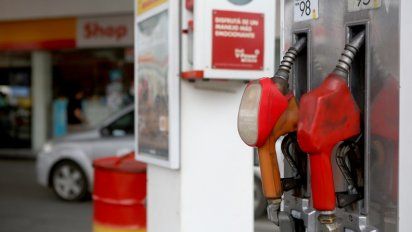 Las petroleras congelarán los precios por dos meses