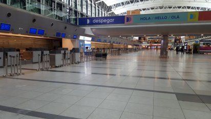 El Gobierno formalizó restricciones para vuelos internacionales