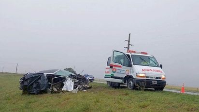 Tragedia en Arroyo Algodón: dos muertos en un choque entre un auto y un camión en la ruta 158