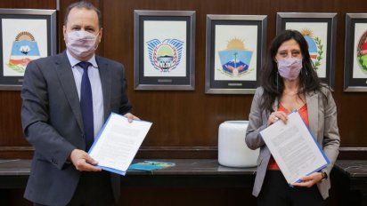 Un acuerdo por la leche evita el  cierre de las exportaciones lácteas