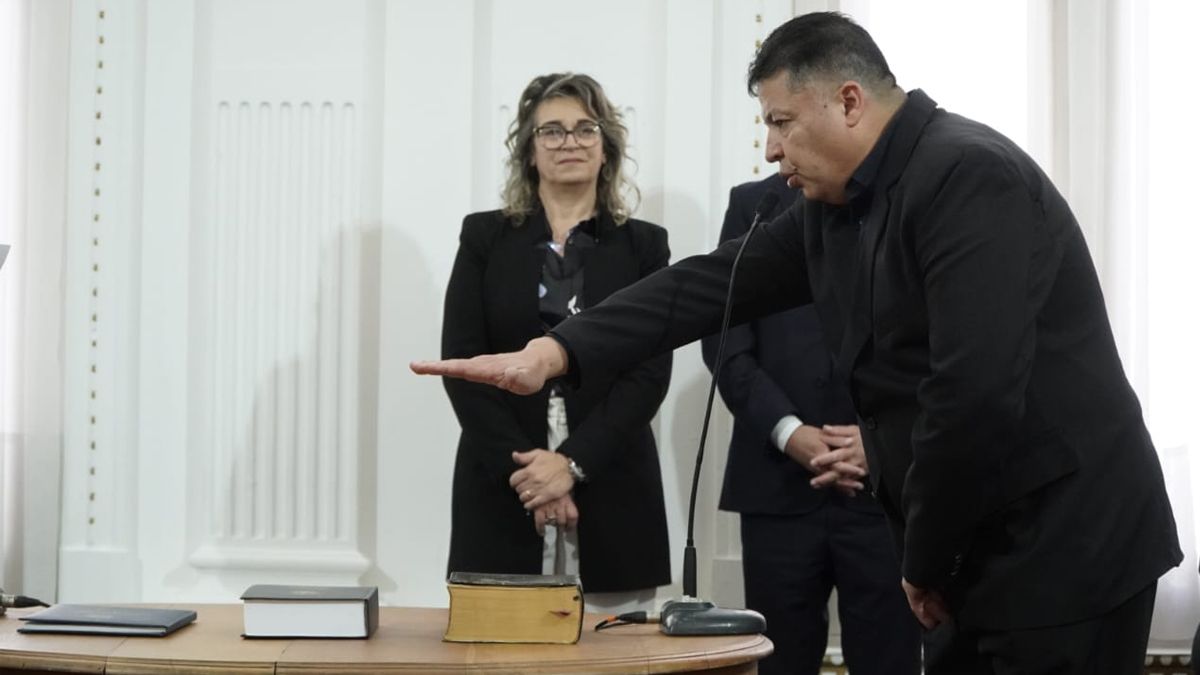 Asumió el nuevo Gabinete Municipal. Foto: Andrés Oviedo.