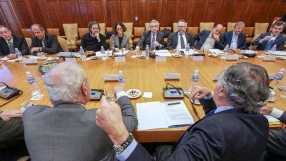 Fernández coincidió con la UIA en la necesidad de una reforma tributaria