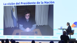 Milei se conectó por zoom desde París, Francia, donde encabeza el Argentina week.