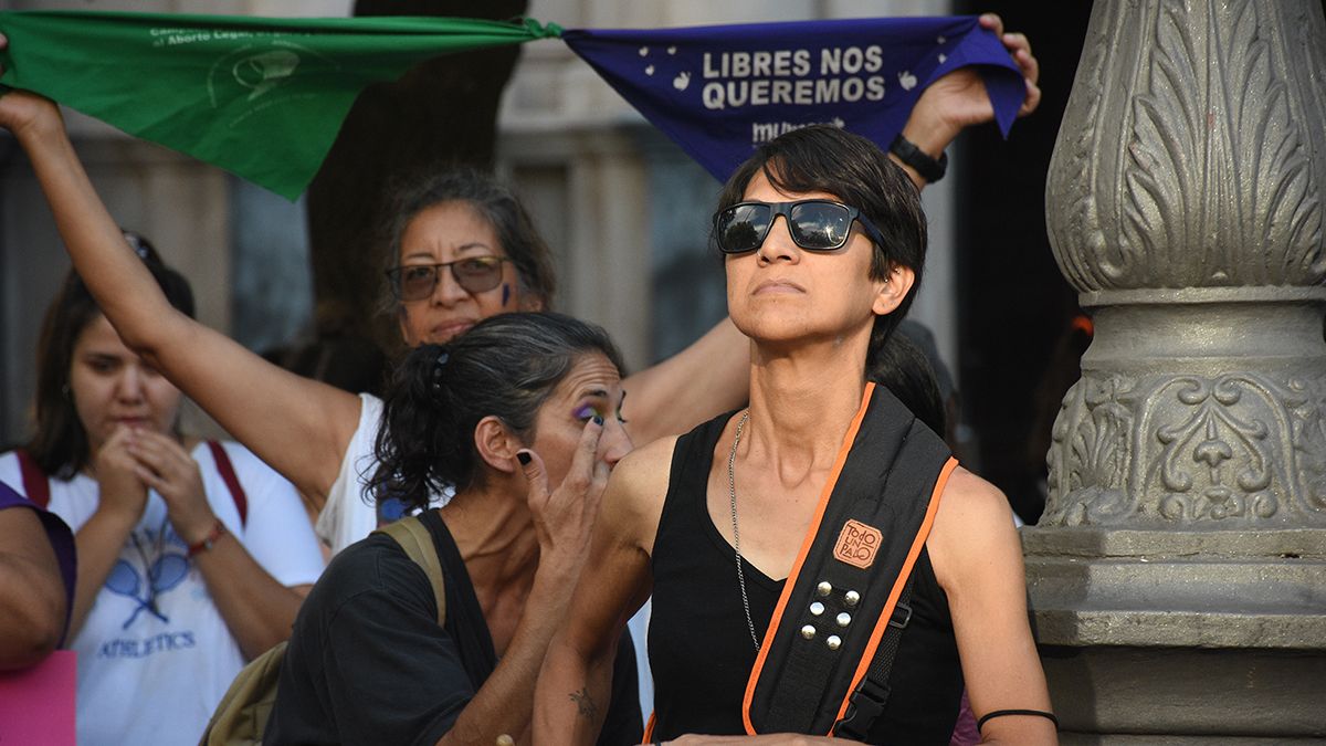 8M: cientos de mujeres marcharon en la ciudad por el Día Internacional ...