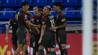 Huracán derrotó de visitante a Vélez