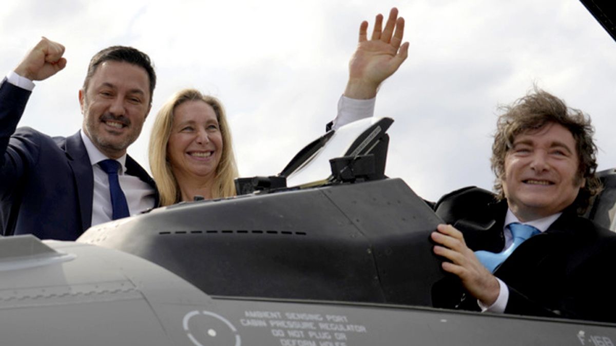 Milei vendría el 3 de julio para ver a los pilotos argentinos en los F-16