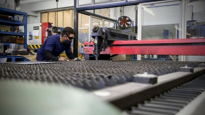 La actividad industrial en marzo creció un 7% interanual pero cayó 1,5% respecto a febrero