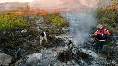 El incendio en Traslasierra quedó en guardia de cenizas