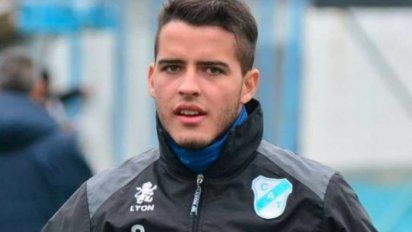 El futbolista dehecino Zárate volvió al país y quedó cerca de ir a prisión