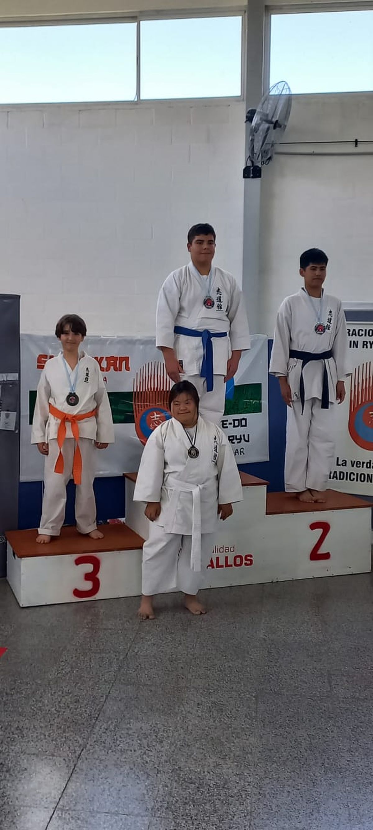 Karate: destacada labor de deportistas villamarienses en un torneo de La Pampa
