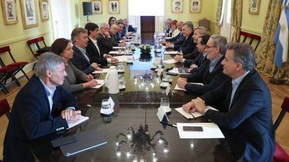 ​Macri encabeza una reunión del gabinete y recorrerá obras en Tucumán