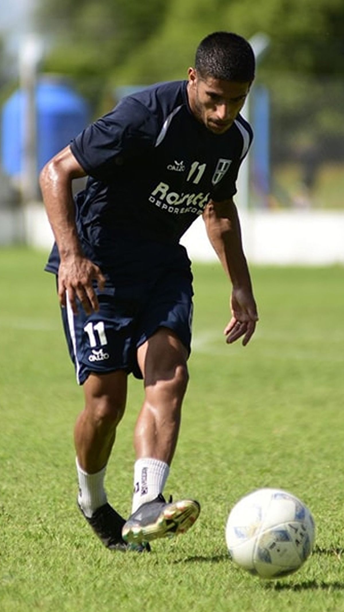 Diego Oyola regresa a la titularidad en Atenas. El Tacuará reemplazará al lesionado Alan Fernández.