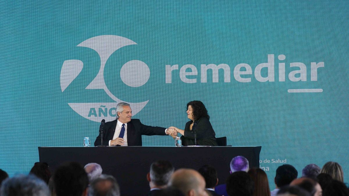 Alberto Fernández encabezó el acto por los 20 años del programa Remediar junto a la ministra de Salud