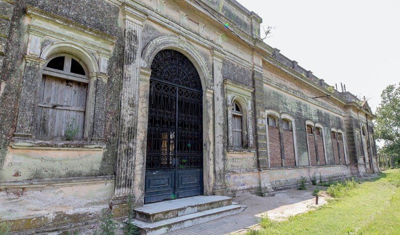 El Hotel de Inmigrantes, una reliquia arquitectónica que tiene Bell Ville y que pretende sea declarado monumento nacional. Sólo hay cinco estructuras de su tipo en el país.