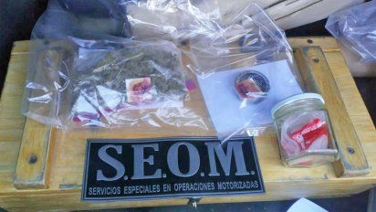 Iban en un Audi A3 con droga y fueron demorados
