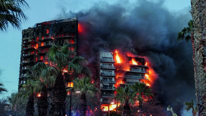 Confirman que son nueve los muertos por el incendio en un edificio en Valencia