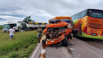 Cuatro vehículos involucrados en una colisión por alcance en Ruta 8