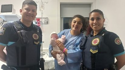 Córdoba: policías asistieron a una mujer en trabajo de parto