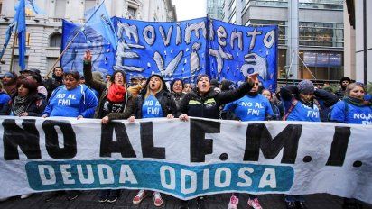 Masiva protesta en contra de la visita de Lagarde