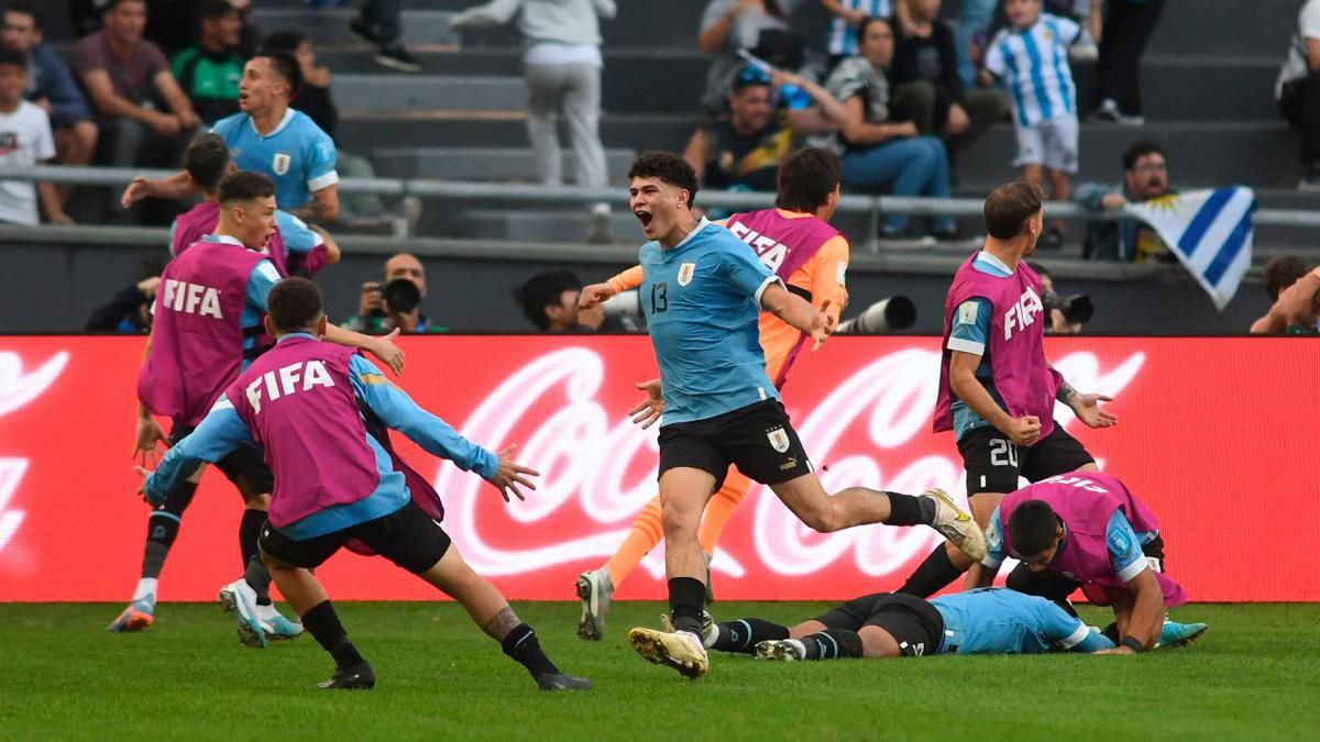 Anderson Duarte festeja su gol con el que Uruguay le ganó a Israel por 1 a 0 y está en la final del Mundial Sub 20