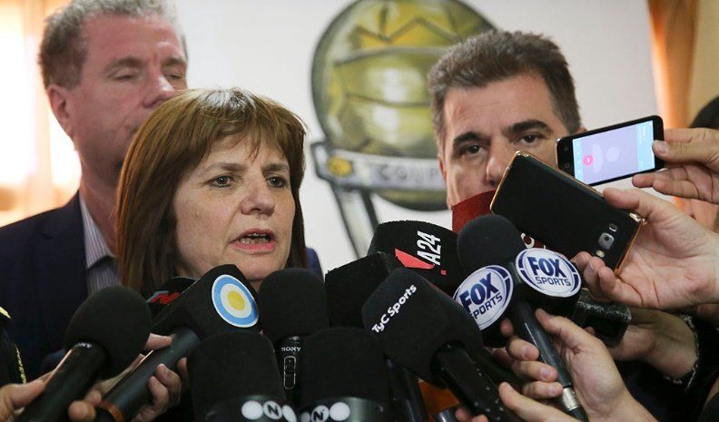 Argentina firmó un convenio para que 3.000 barras no puedan ir al Mundial