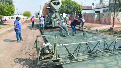 Continúa la pavimentación de calles en barrio San Nicolás