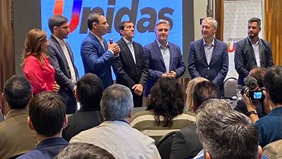 Mandatarios arengaron a los intendentes a militar la región