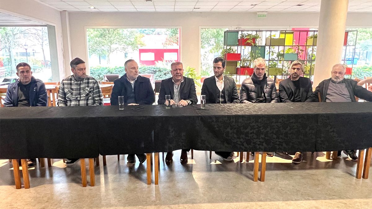 “Priorizamos a los niños a la hora de inaugurar una obra con visión de futuro”, sostuvo Walter Torres, rodeado por los intendentes Accastello y Tagni.&nbsp;