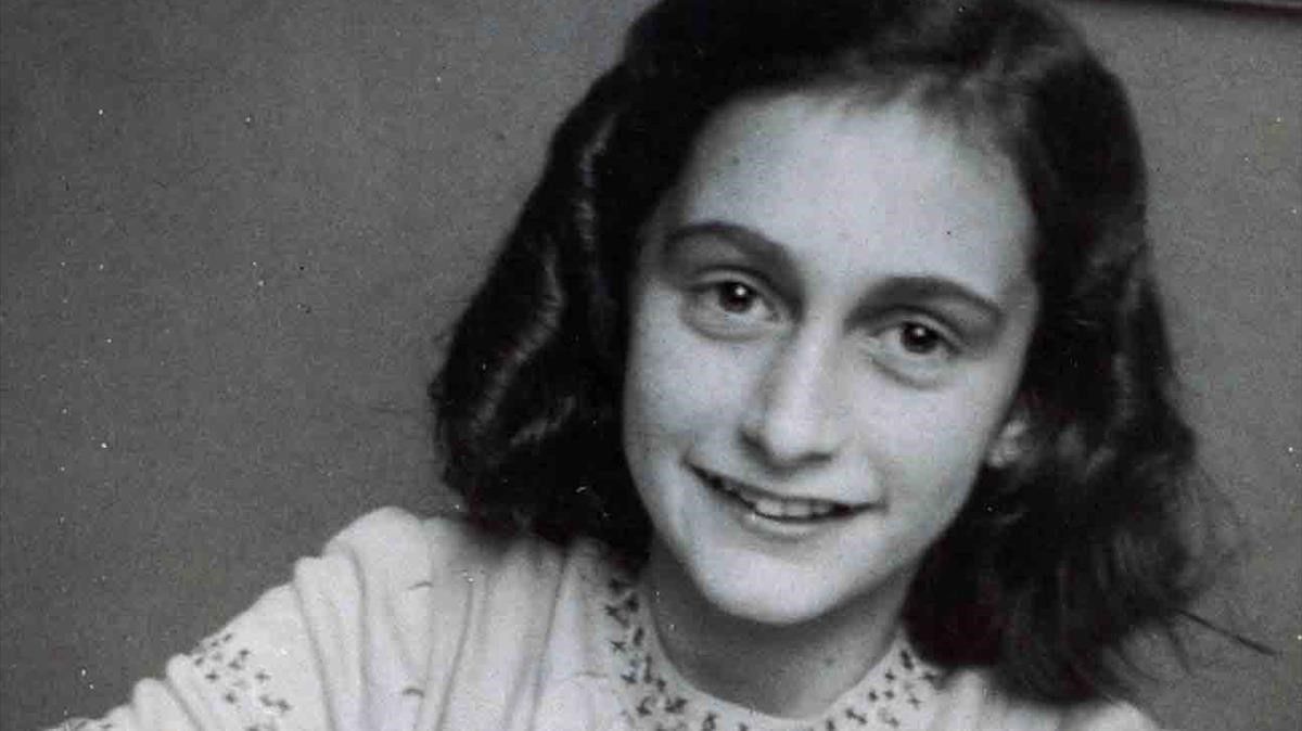 Los diarios personales que Ana Frank escribió entre 1942 y 1944 fueron publicados por su padre en 1947 con el título de El diario de Ana Frank.