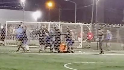 Salvaje agresión a un árbitro en un torneo amateur de fútbol