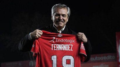 Alberto Fernández nombrado socio honorario de Argentinos