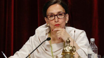 Michetti organiza una “contrafoto” por el aborto