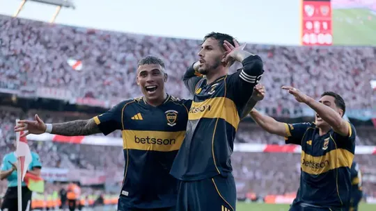 Paredes y el Topo Gigio a lo Riquelme ante la multitud millonaria en el Monumental