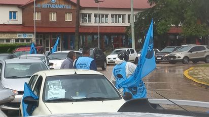Primer día de paro: docentes de la ciudad se movilizaron tras el rechazo de la oferta