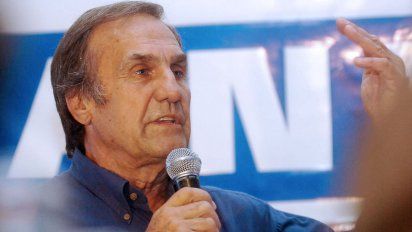 El Gobierno decretó dos días de duelo nacional por la muerte de Reutemann