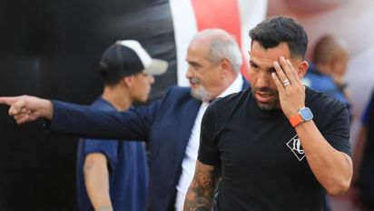 Un equipo de la Liga Profesional piensa en Carlos Tevez como su nuevo DT