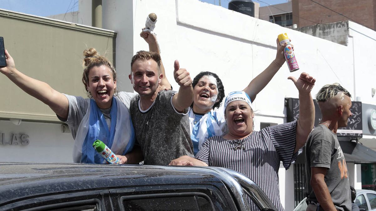Río Cuarto salió a las calles para celebrar la final del Campeonato Mundial. Foto: Matias Tambone.