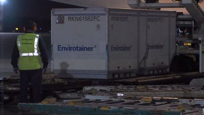 Llegaron 811 mil dosis de AstraZeneca: corresponde a la producción conjunta con México
