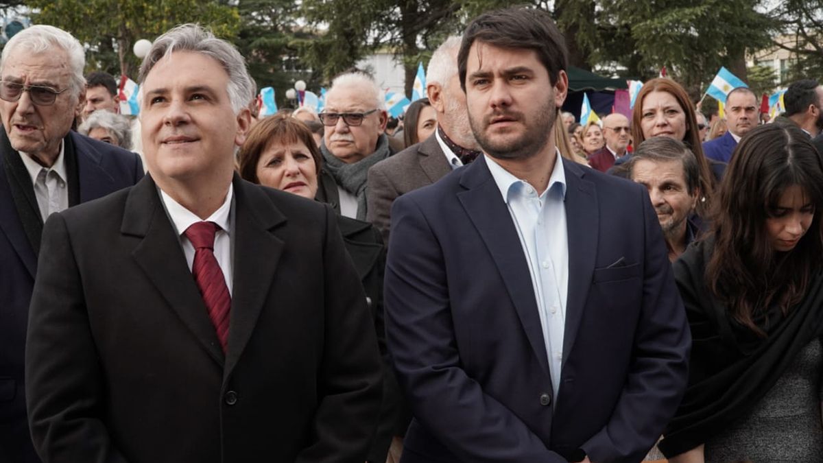 El gobernador Martín Llaryora dijo presente en la ceremonia. Fotos: Andrés Oviedo