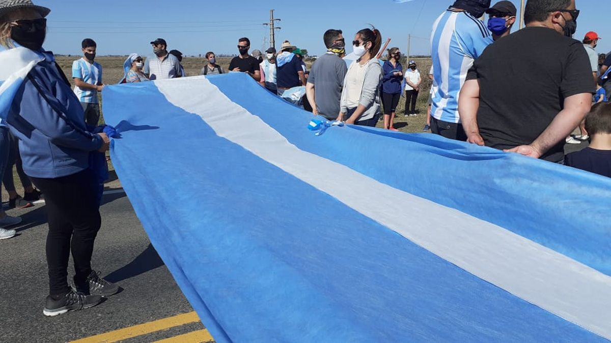 Los manifestantes insisten con el pedido de libre circulación.