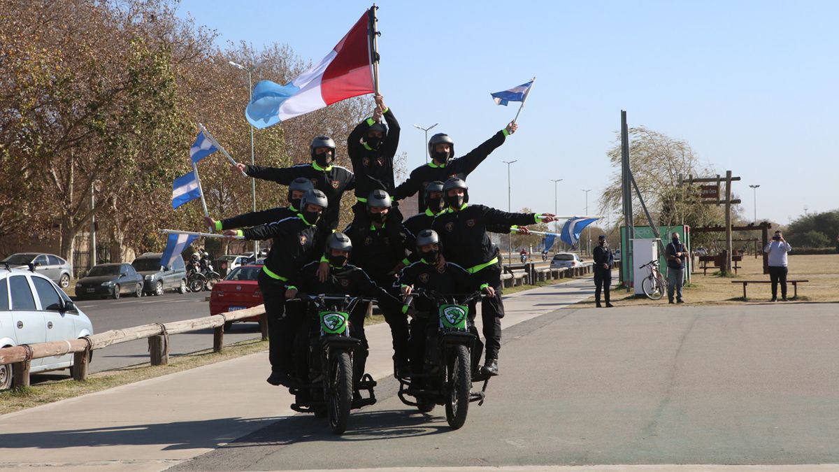 El espectáculo del personal motorizado de la Policía.