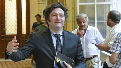 Milei admitió que trabajó para Antonio Bussi, pero aclaró que no fueron 26 años