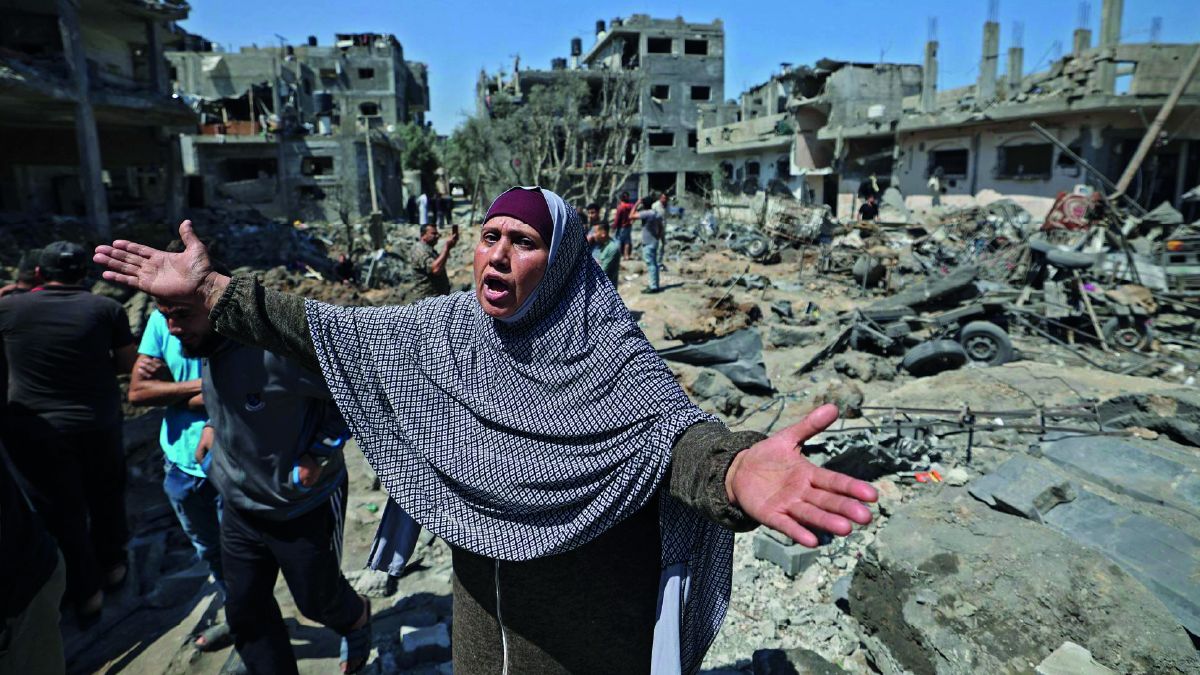 Israel: Un palestino a bordo de una camioneta embistió el martes a un grupo de personas que caminaba sobre una vereda de Tel Aviv y luego se bajó y apuñaló a uno de ellos