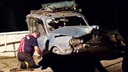 Las Perdices: un hombre que viajaba junto a su esposa e hijo chocó contra una formación ferroviaria y falleció