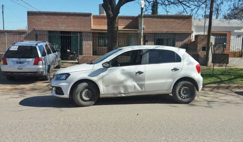 El auto que protagonizó la colisión.