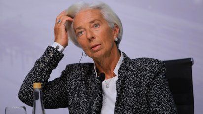 Tras un día de gran tensión, el FMI dijo que revisará el plan económico
