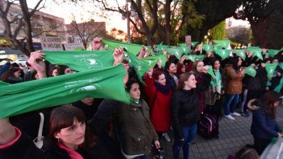 En Villa María se manifestaron a favor y en contra del aborto legal