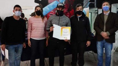 Entregaron elementos deportivos a escuelas y clubes de boxeo